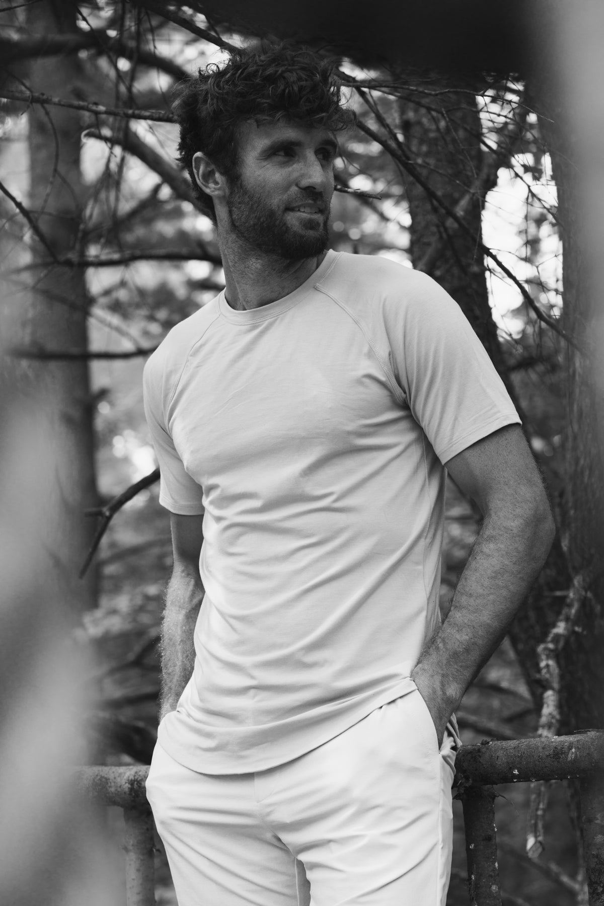 Tシャツ・カットソー MALO Men Tops UXA183F3L27E0720 Grey Figure Crew Neck Raw Edge T-Shirt CARTER GREY | ALLSAINTS US